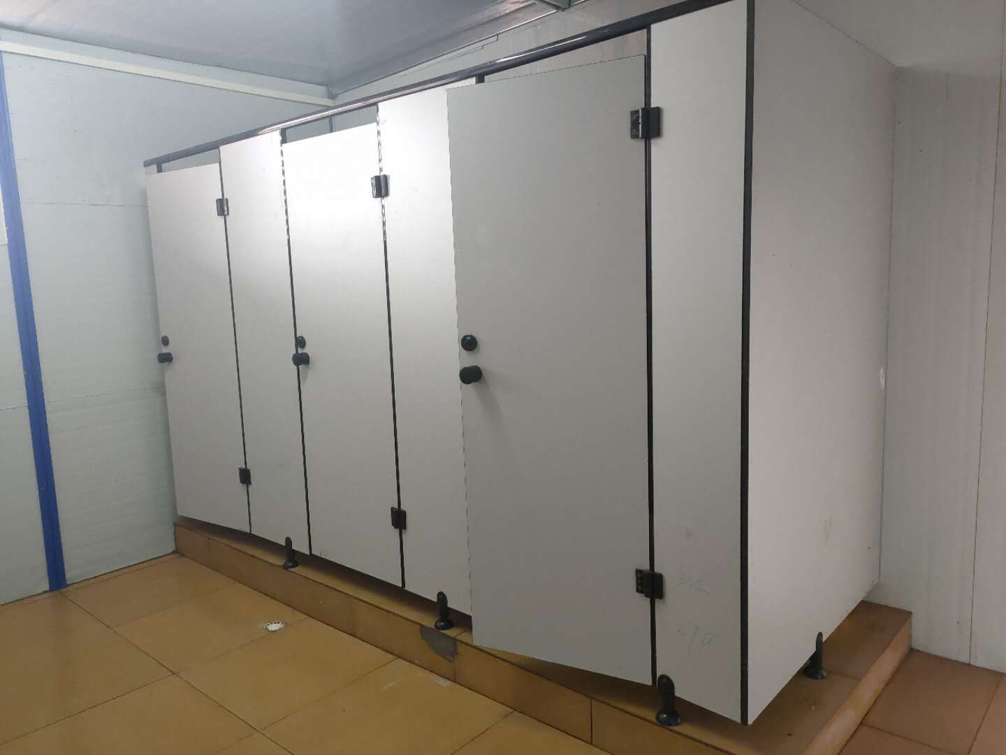 华蓥市高兴镇城镇危旧房改造项目的安全文明施工形象展示