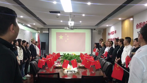 今天是你的生日，我的祖国，我的伙伴